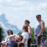 «Слава ВДВ!» — саратовцы приветствовали колонну десантников на набережной