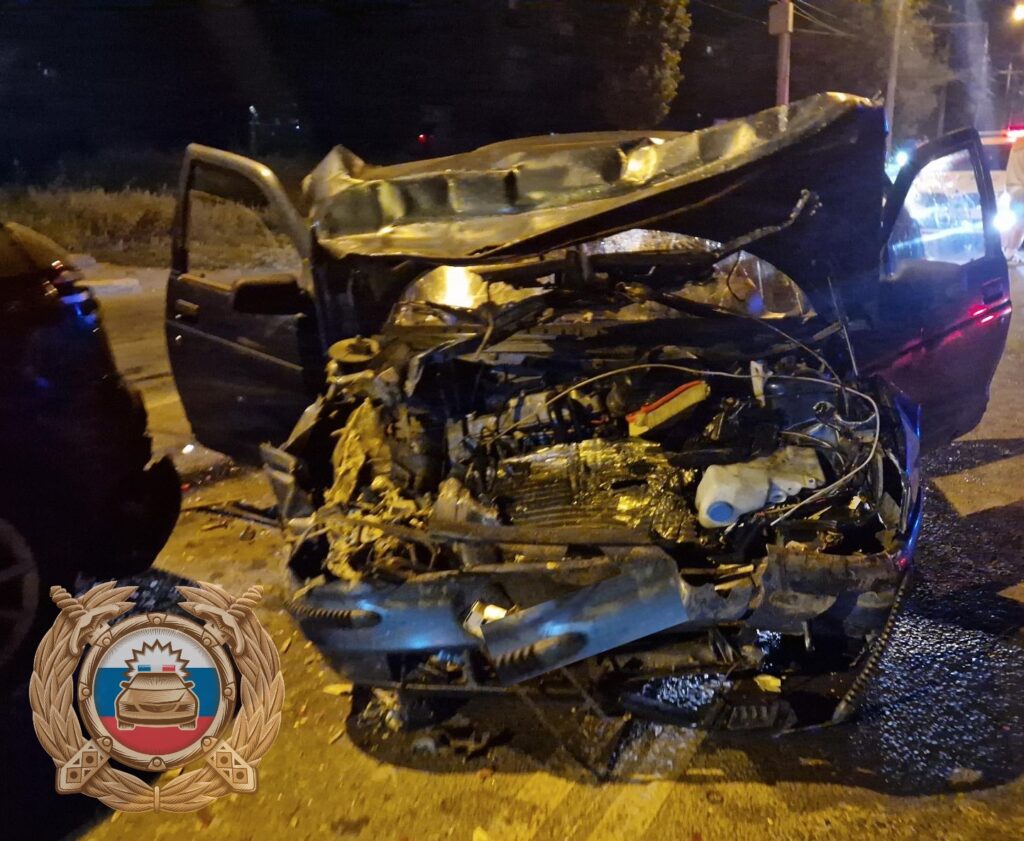 Массовое ДТП с участием четырех автомобилей произошло в Энгельсе: есть пострадавшие Массовое ДТП с участием четырех автомобилей произошло в Энгельсе: есть пострадавшие