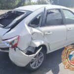 В Саратовской области водитель въехал в стоящую машину и травмировал пассажирку