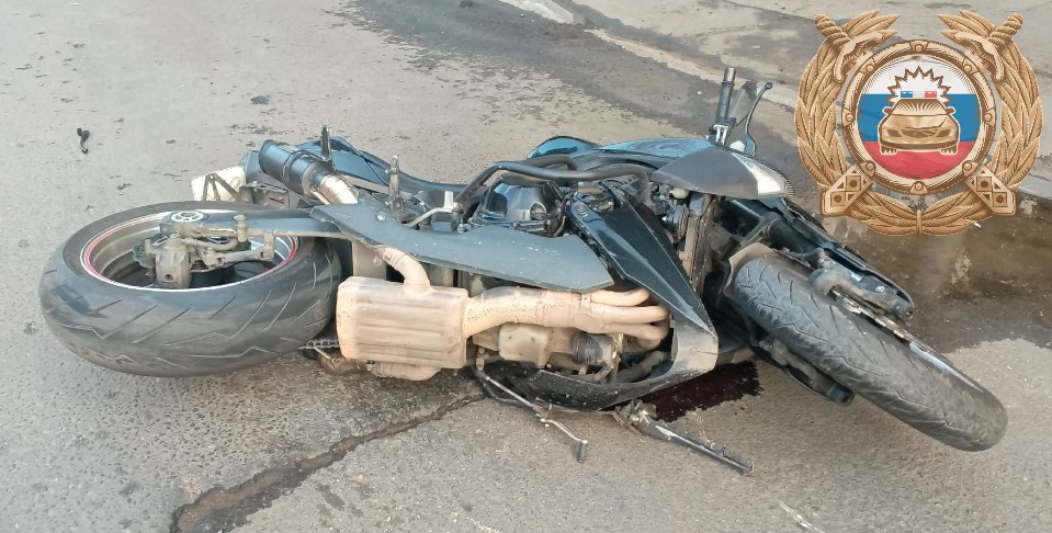 В Саратове мужчина и женщина попали в ДТП на мотоцикле В Саратове мужчина и женщина попали в ДТП на мотоцикле