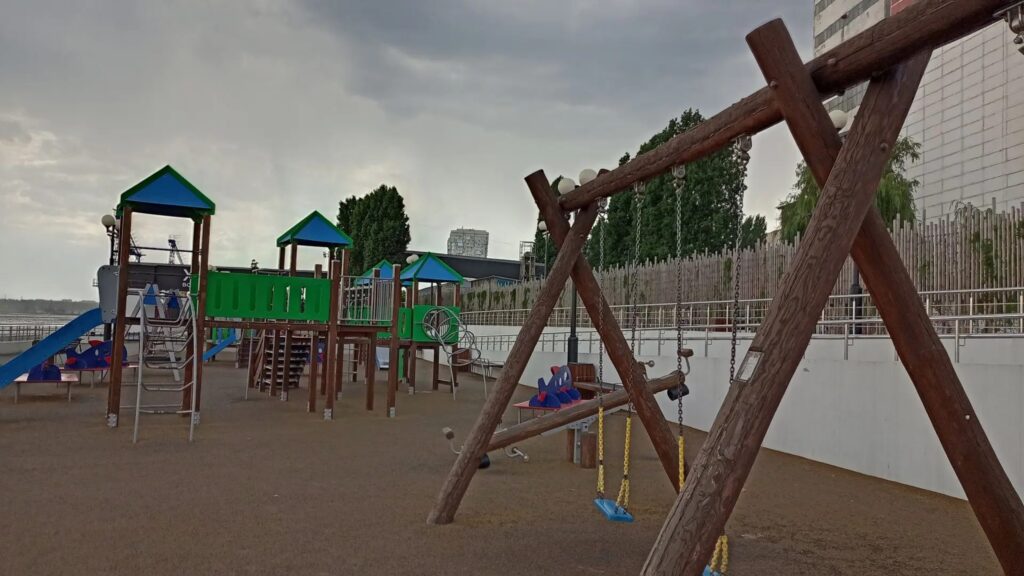 В Саратове появится детская спортплощадка с «гнездом» В Саратове появится детская спортплощадка с «гнездом»