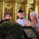 «Слава ВДВ!» — саратовцы приветствовали колонну десантников на набережной