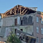 В Саратове при разборе рухнувшего дома перевернулась спецтехника В Саратове при разборе рухнувшего дома перевернулась спецтехника