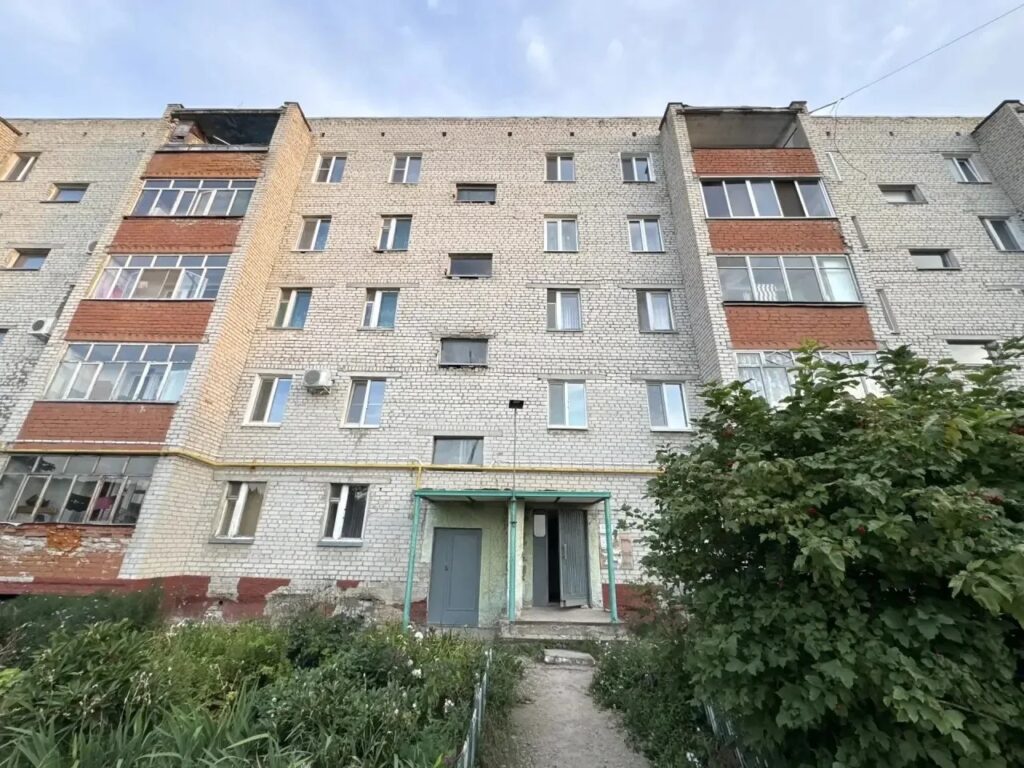 В саратовском городке двухлетний ребенок выпал из окна пятиэтажки В саратовском городке двухлетний ребенок выпал из окна пятиэтажки