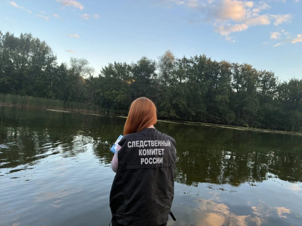 В Саратове моторная лодка въехала в опору: водитель не выжил