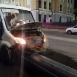 В Саратове автобус налетел на трубу: пострадали пассажиры В Саратове автобус налетел на трубу: пострадали пассажиры