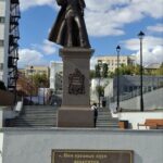 Памятник Ушакову раскритиковали Памятник Ушакову раскритиковали