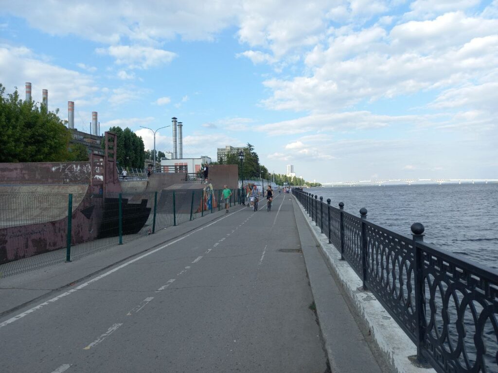 В Саратове подросток попал в больницу после травмы в скейт-парке на набережной