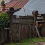 В саратовских двориках обнаружены «образчики деревянной словесности»