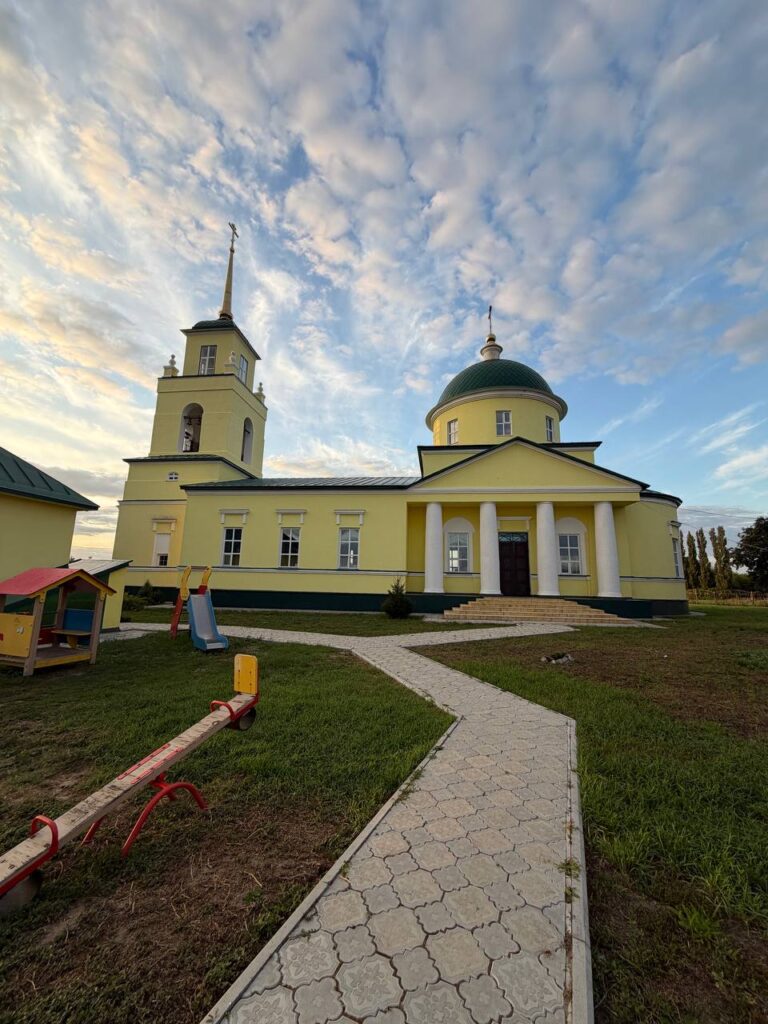 Отреставрированный храм в Аркадакском районе Отреставрированный храм в Аркадакском районе