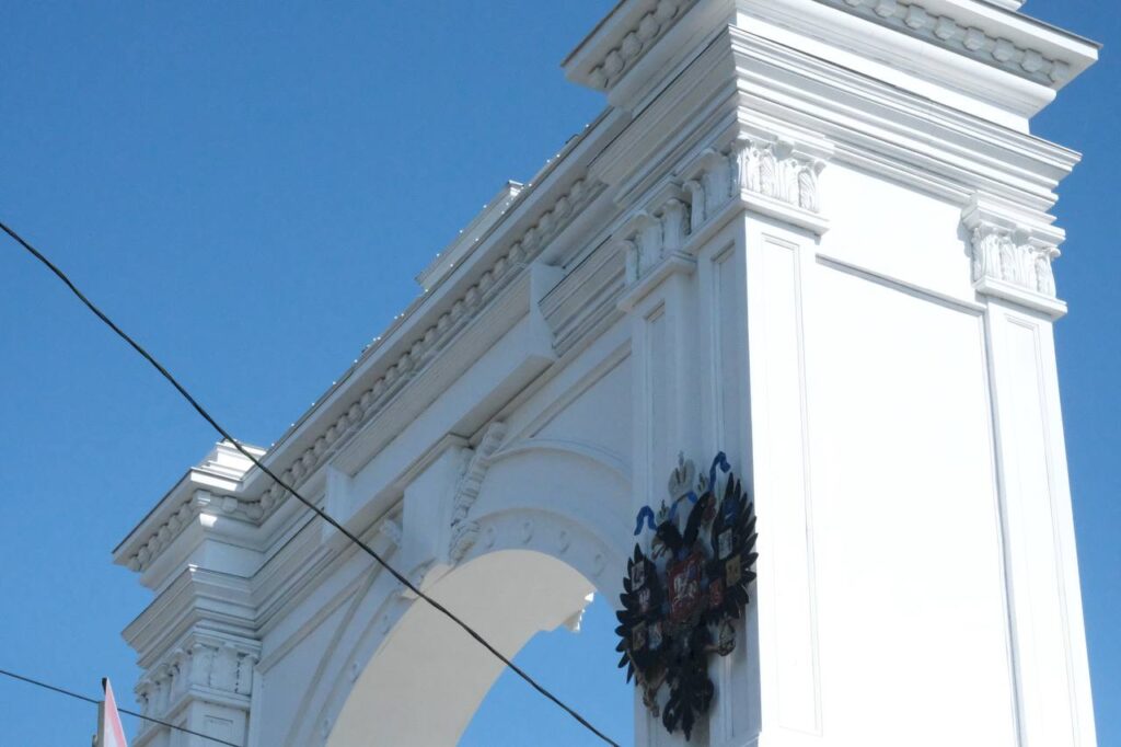 В Саратове готовят к открытию новый спуск к Волге у Триумфальной арки В Саратове готовят к открытию новый спуск к Волге у Триумфальной арки