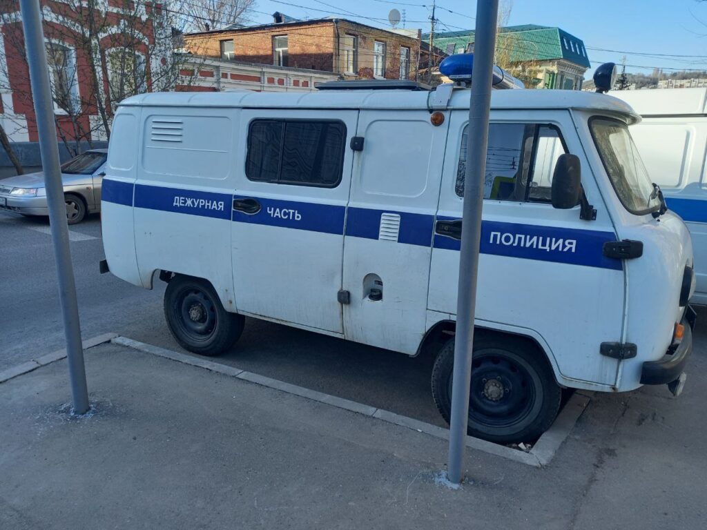 В Саратове пьяный мужчина получил штраф за угрозу полицейскому В Саратове пьяный мужчина получил штраф за угрозу полицейскому