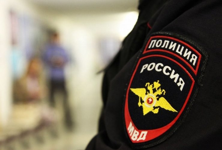 В Саратове капитан полиции обманом отобрала у сестры дом и Lexus В Саратове капитан полиции обманом отобрала у сестры дом и Lexus