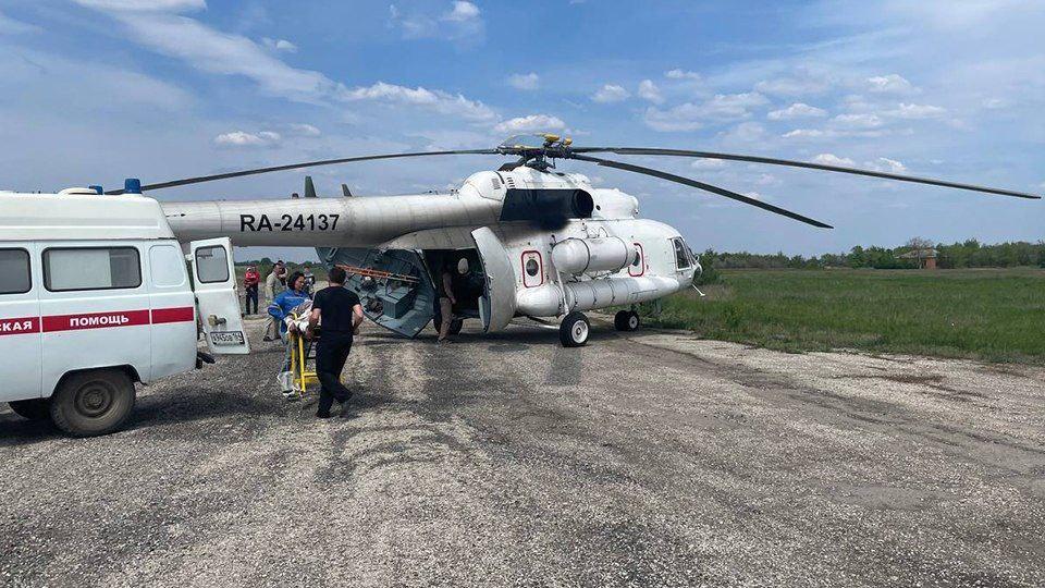 Девочка, пострадавшая от наезда катера в Марксе, переведена в Москву