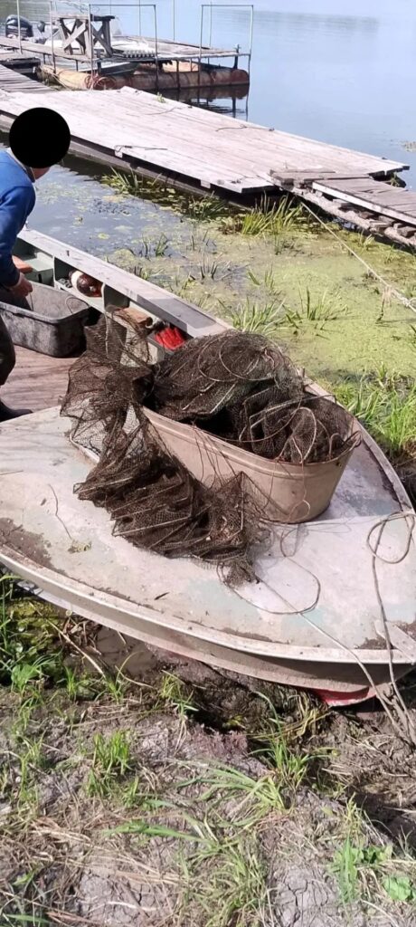 На Саратовском водохранилище задержали браконьера с сотней раков