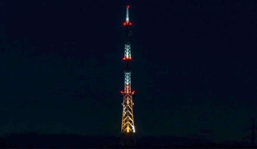 Саратовская телебашня включит праздничную подсветку в честь Дня знаний Саратовская телебашня включит праздничную подсветку в честь Дня знаний