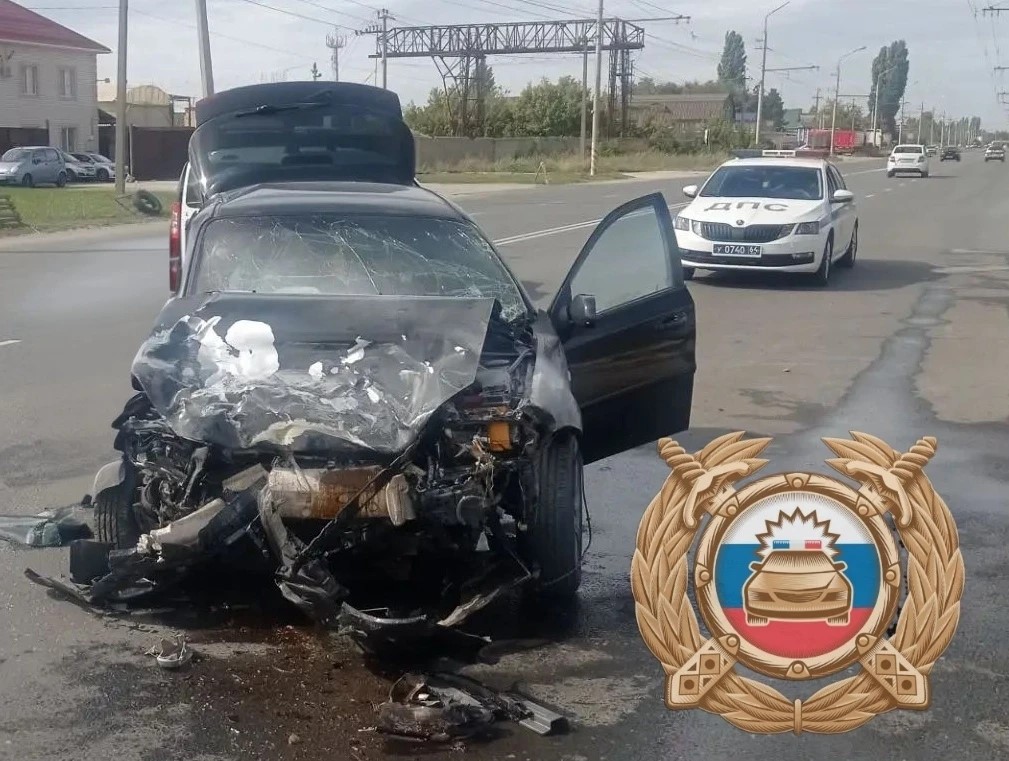 Две иномарки разбились в ДТП в Балакове