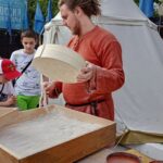 От гаданий до пыток: что скрывают шатры фестиваля «Укек» в Саратове