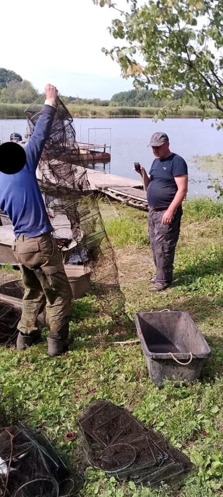 На Саратовском водохранилище задержали браконьера с сотней раков На Саратовском водохранилище задержали браконьера с сотней раков