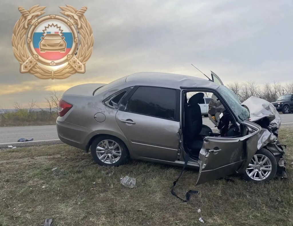 Два человека погибли и три пострадали в автокатастрофе в Саратовской области