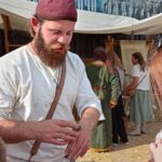 От гаданий до пыток: что скрывают шатры фестиваля «Укек» в Саратове