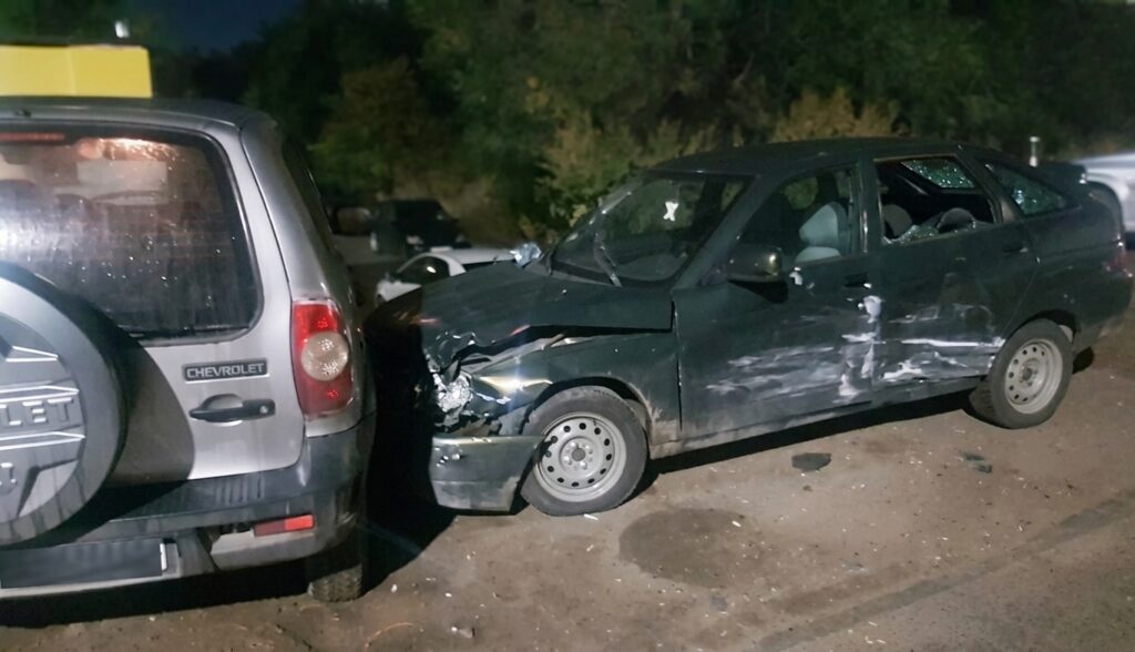 В Саратове за вечер в двух ДТП пострадали три человека