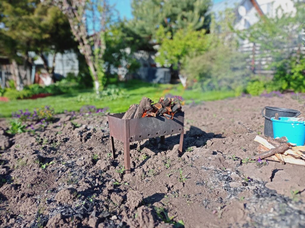 Двое пострадали при розжиге мангала на Энгельсской базе отдыха