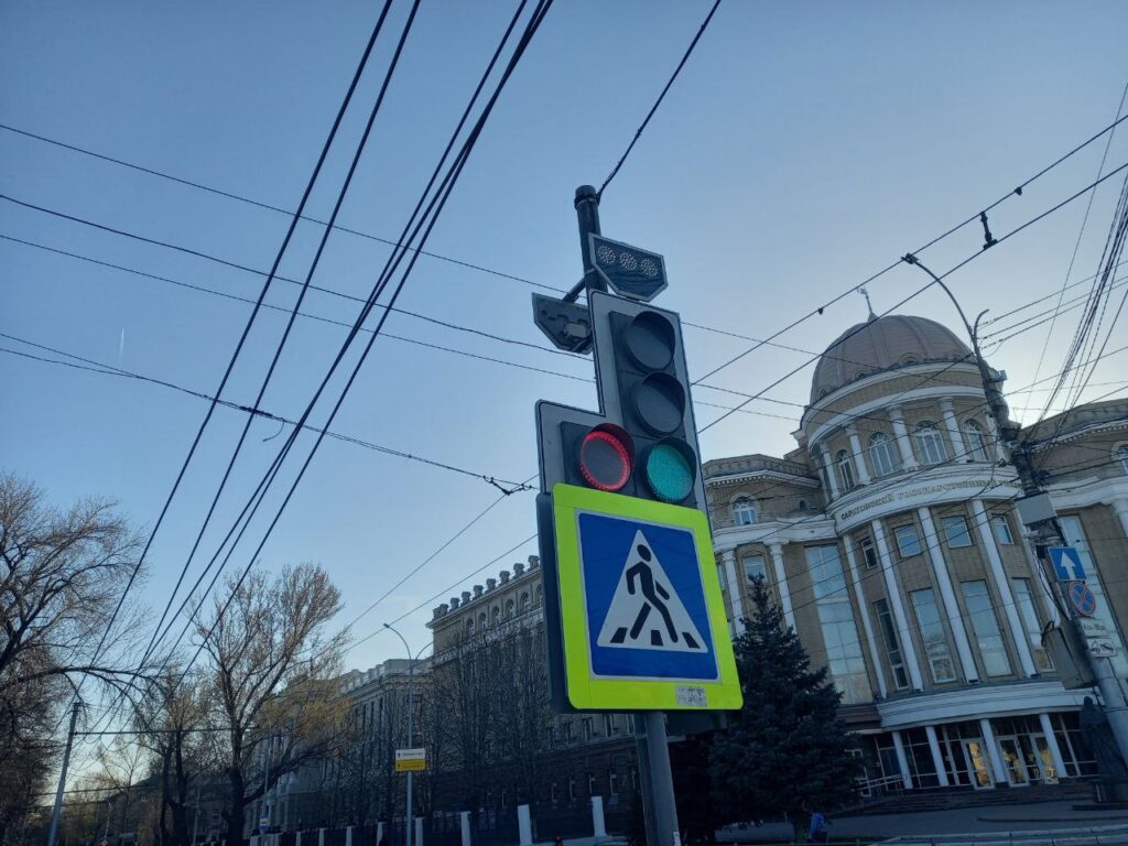 Сбил и заплатит: саратовский школьник отсудил компенсацию за ДТП на Рахова Сбил и заплатит: саратовский школьник отсудил компенсацию за ДТП на Рахова
