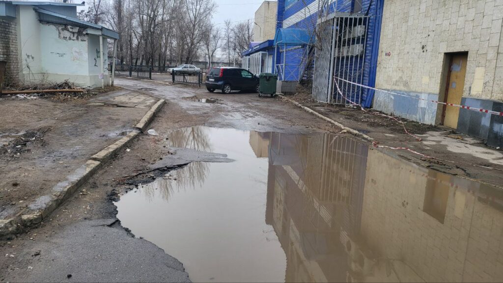 Володин предложил направлять деньги на ремонт дорог в рабочих поселках Саратова
