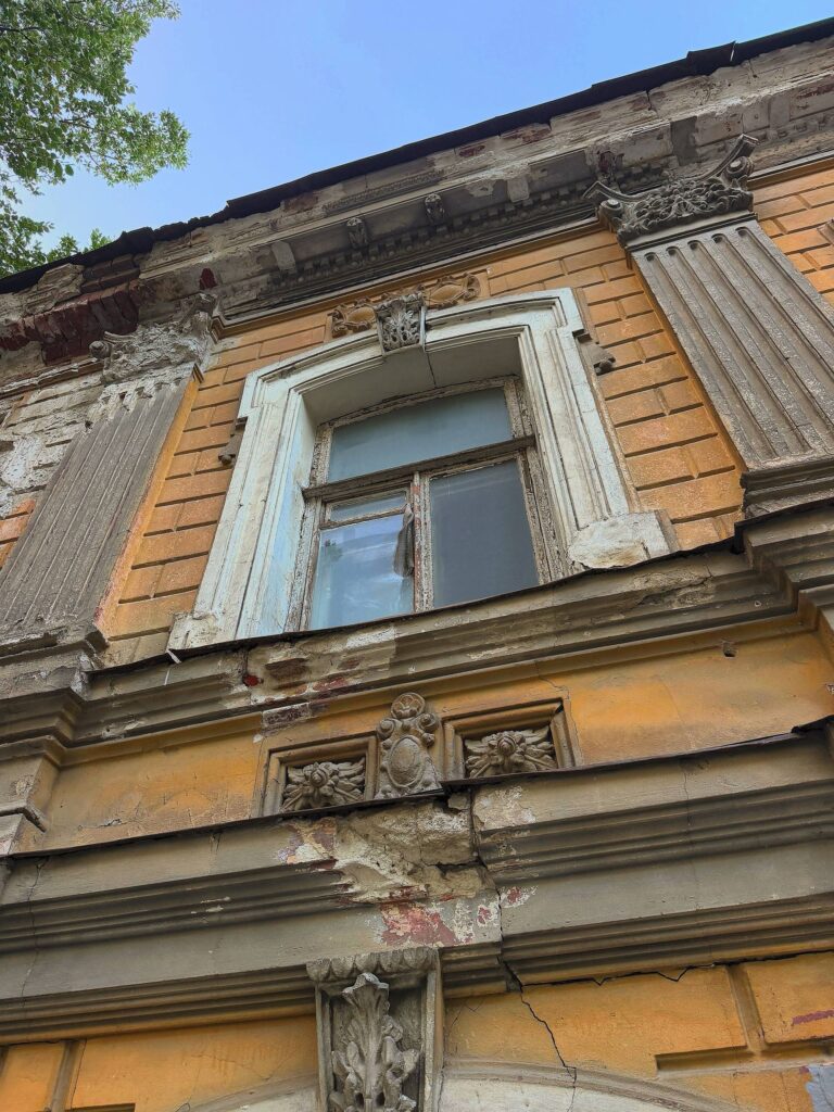 Фасад дома на Мичурина в Саратове