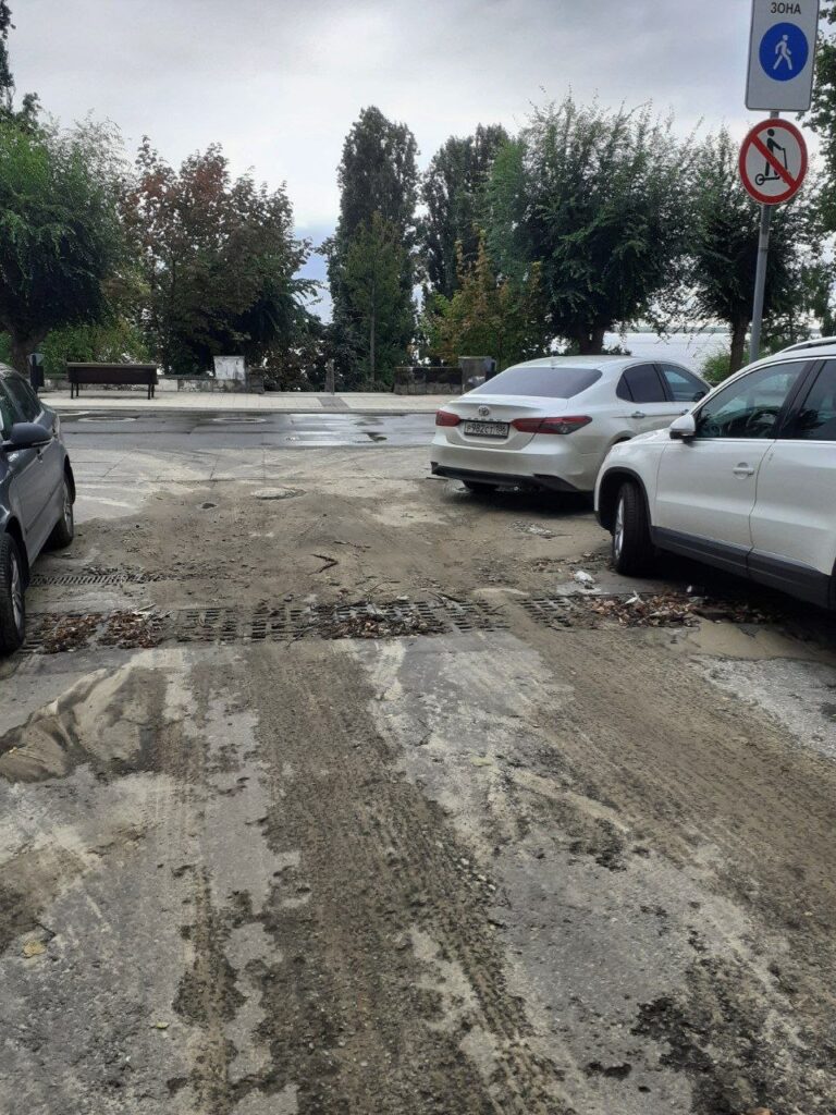 В Саратове строймусор смыло к Набережной Космонавтов В Саратове строймусор смыло к Набережной Космонавтов