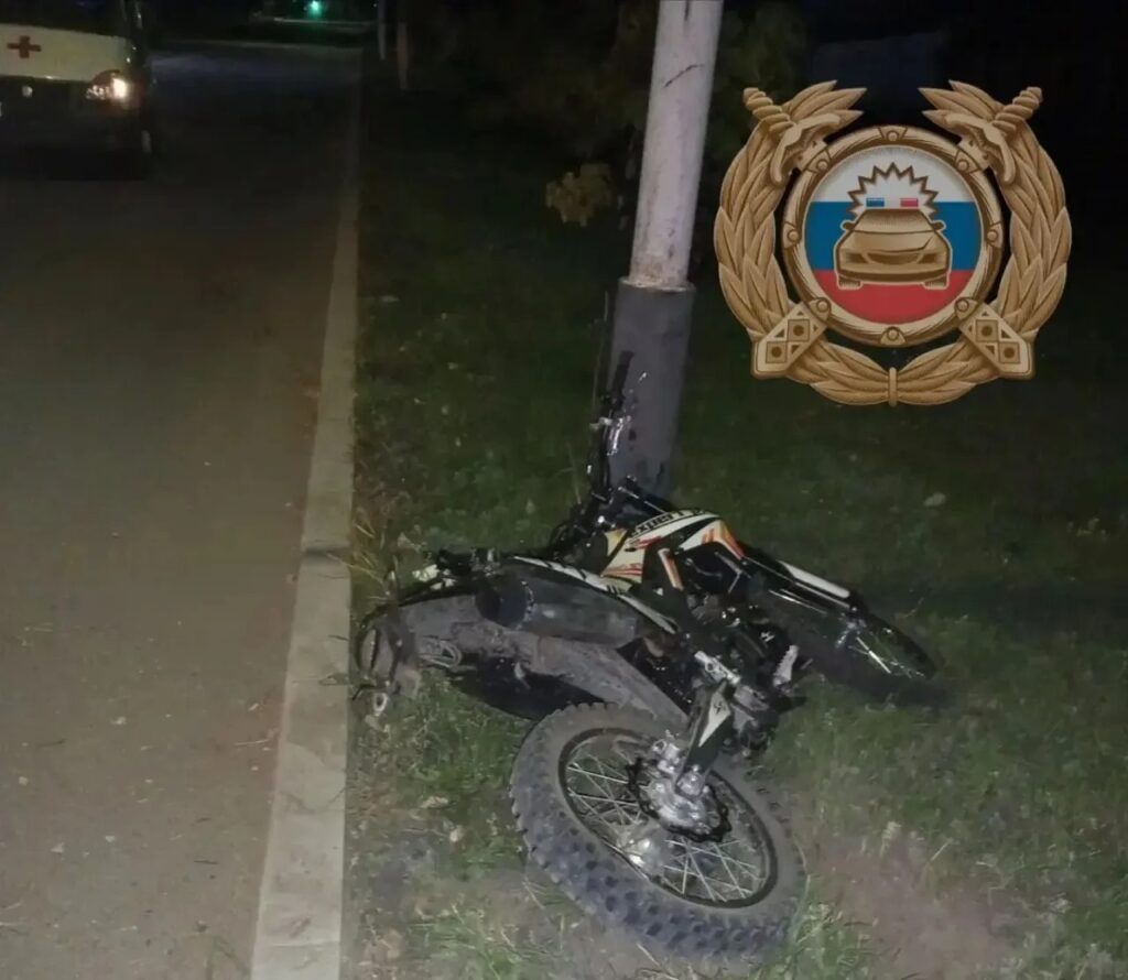 В Шиханах после столкновения с опорой ЛЭП погиб мотоциклист В Шиханах после столкновения с опорой ЛЭП погиб мотоциклист