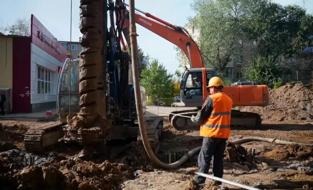 На реконструкцию самотечного коллектора в Энгельсе выделят еще более 300 млн рублей
