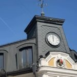 В Саратове часы на Доме Блюм сыграют мелодию «Огней так много золотых» В Саратове часы на Доме Блюм сыграют мелодию «Огней так много золотых»
