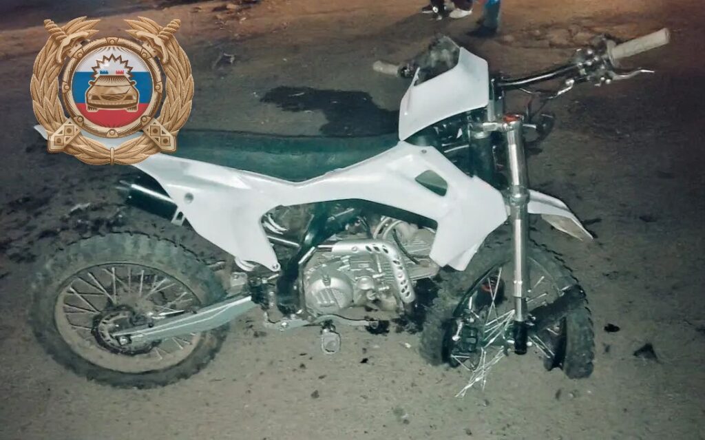 В Саратовской области 15-летний подросток на питбайке попал в больницу после столкновения с «Нивой»