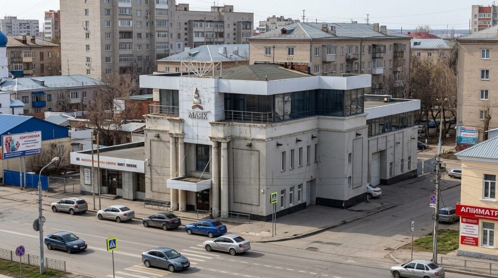 В Саратове снесут бывший кинотеатр «Маяк» на улице Соколовой