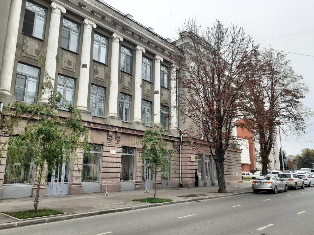 В Саратове осенью зацвели каштаны В Саратове осенью зацвели каштаны