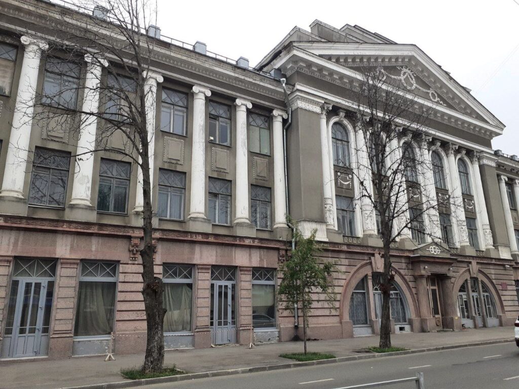 В Саратове осенью зацвели каштаны В Саратове осенью зацвели каштаны