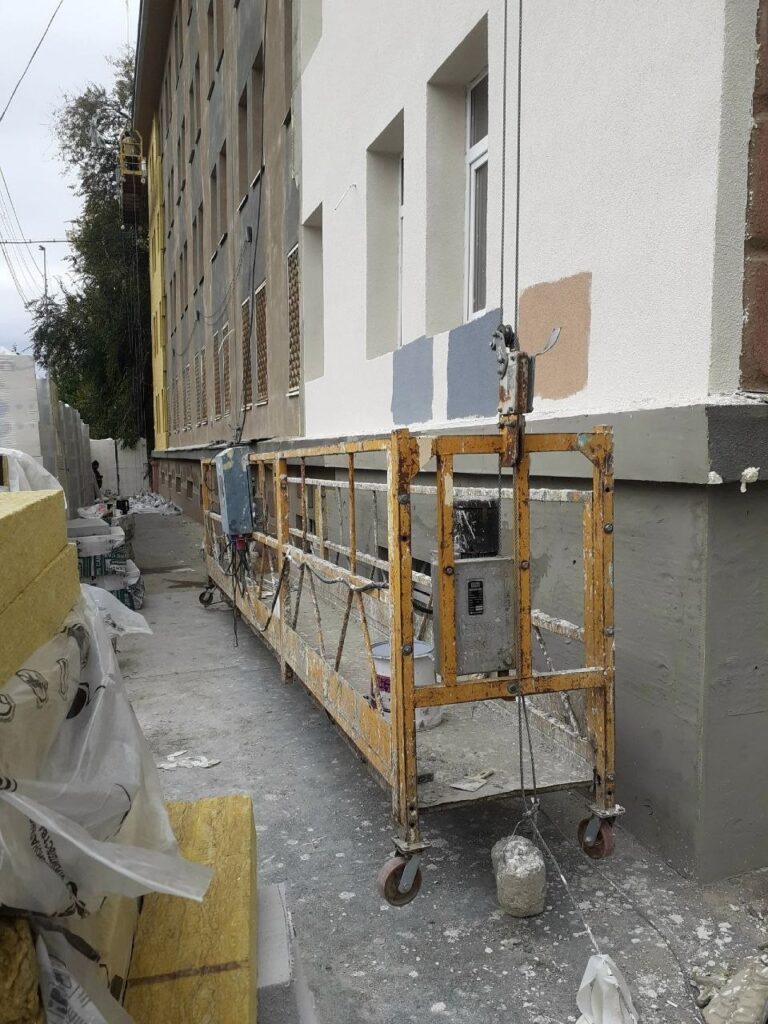 В Саратове продолжаются работы по утеплению зданий консерватории